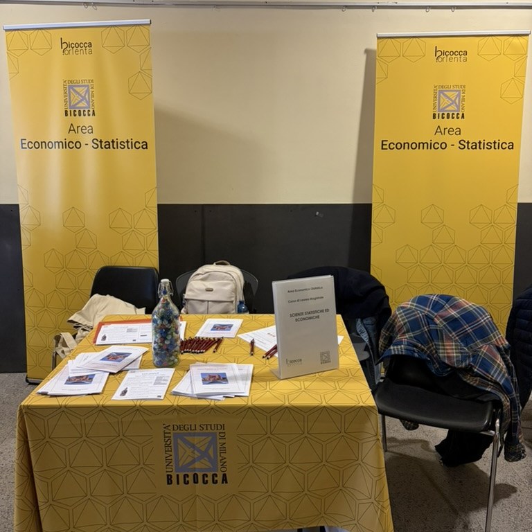 Lo stand dell'Area Economico-Statistica di Milano-Bicocca